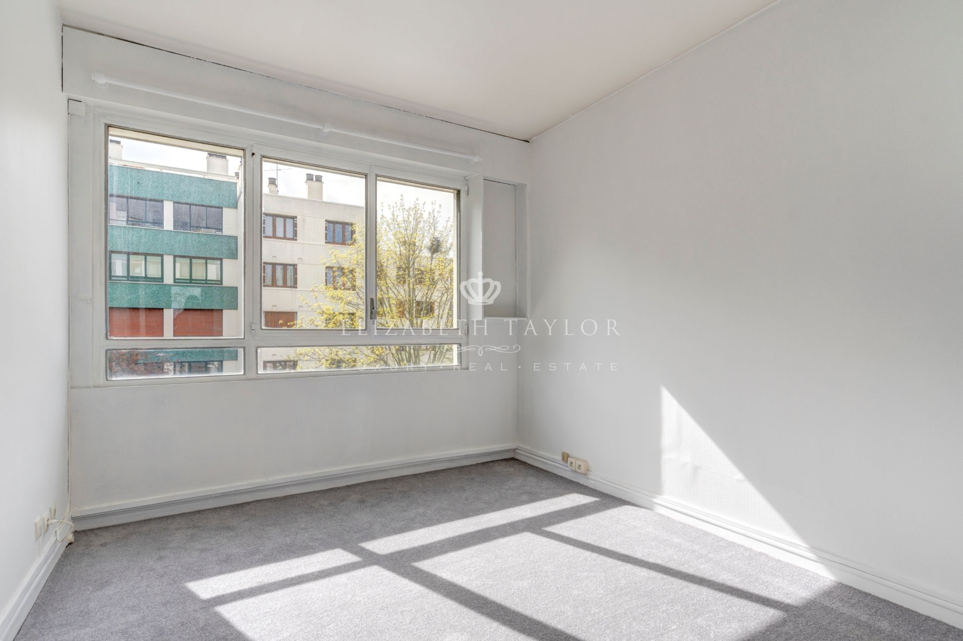 apartment 5 rooms for sale on LE VESINET (78110)