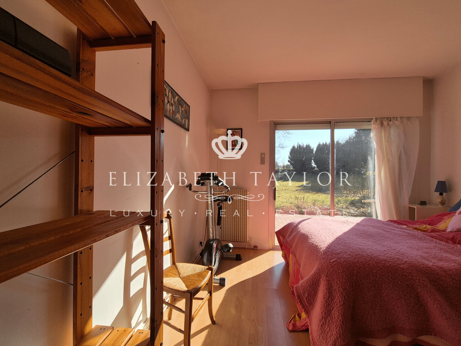 house 9 rooms for sale on Mareil-sur-Mauldre (78124)