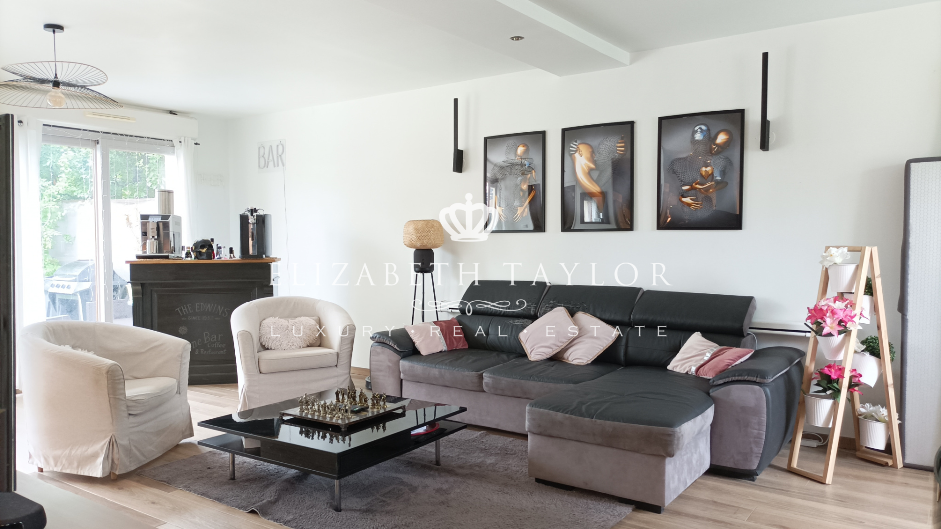 house 8 rooms for sale on Maurepas (78310)