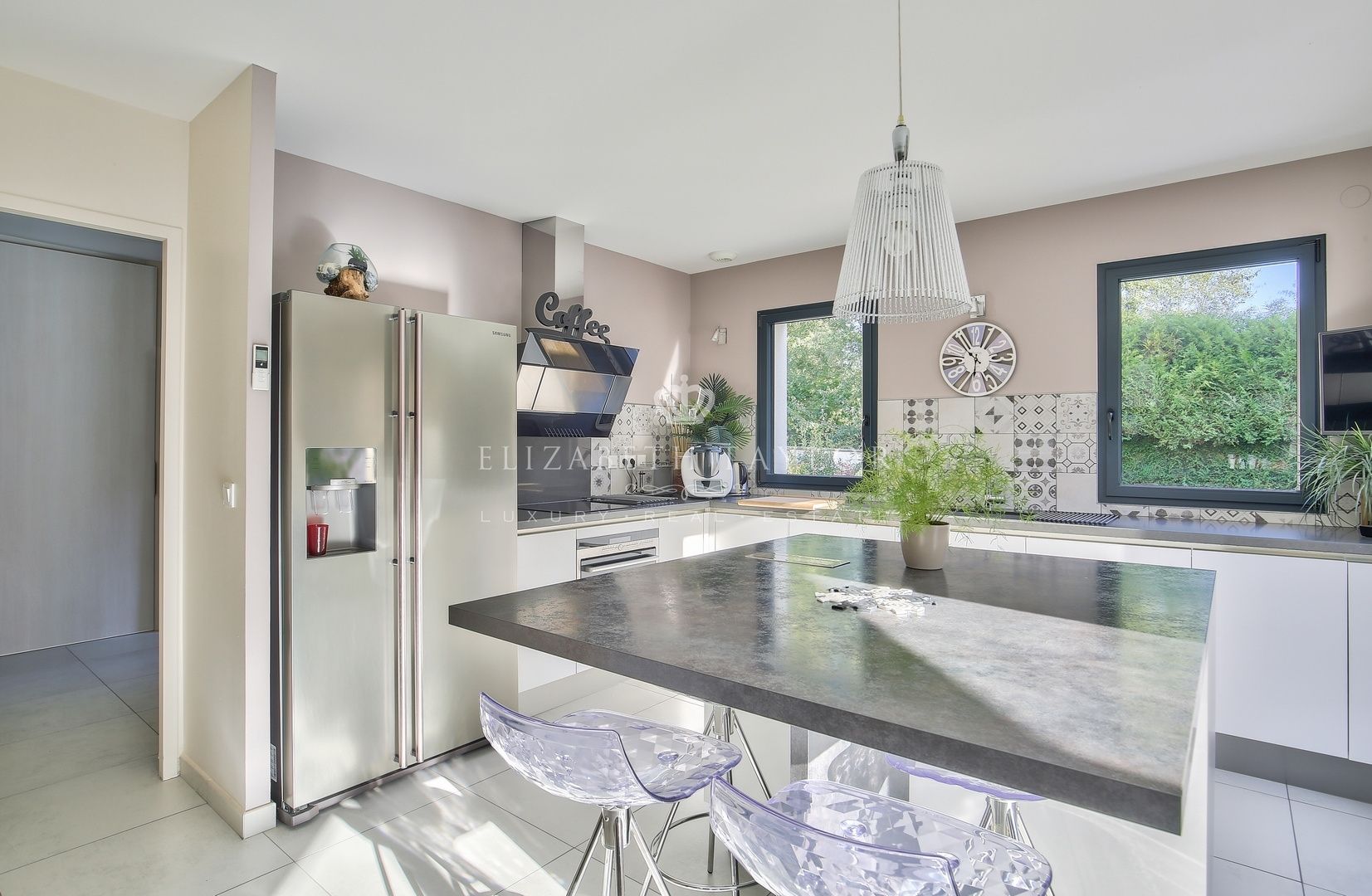 villa 10 rooms for sale on Orgeval (78630)