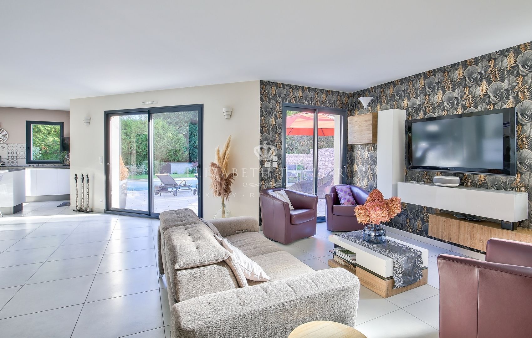 villa 10 rooms for sale on Orgeval (78630)