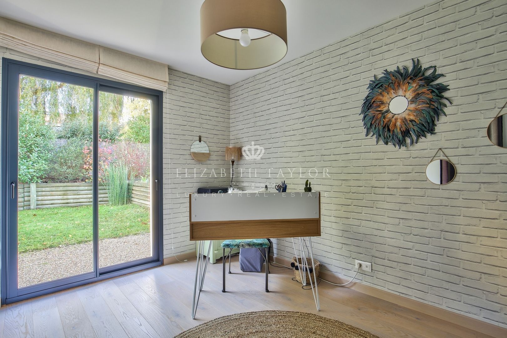 villa 10 rooms for sale on Orgeval (78630)
