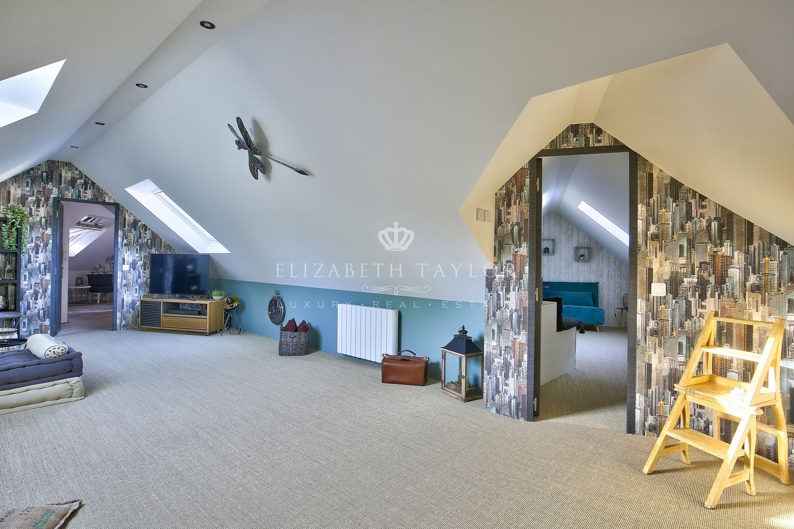 villa 10 rooms for sale on Orgeval (78630)