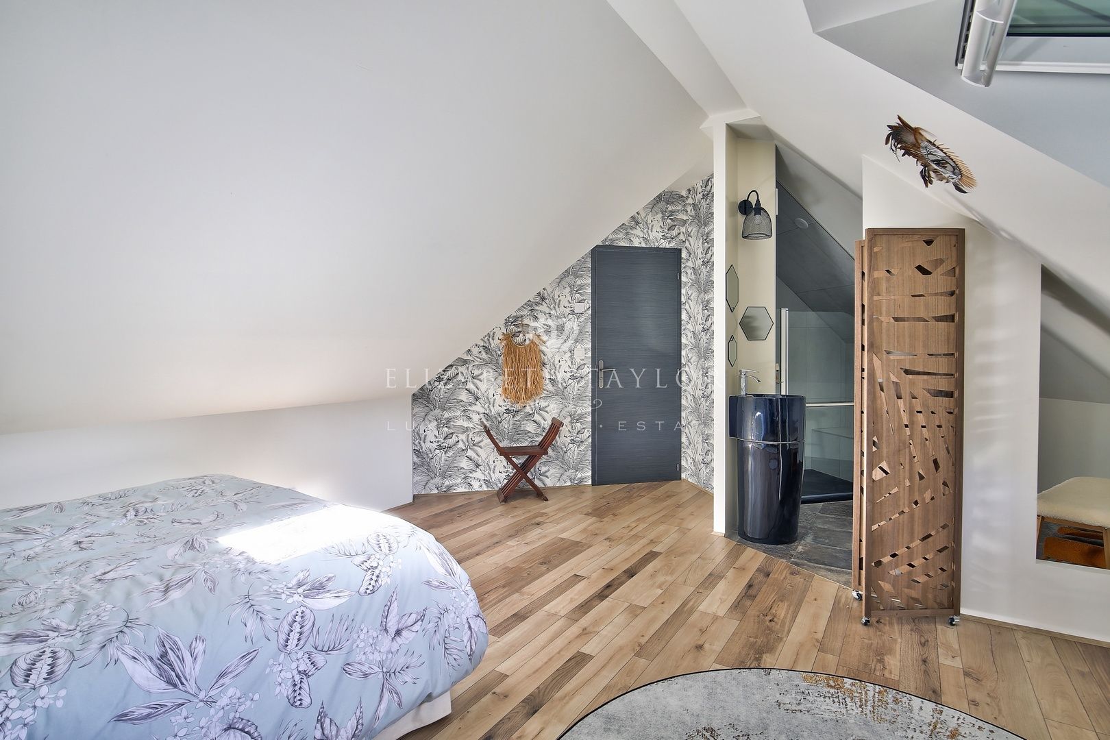 villa 10 rooms for sale on Orgeval (78630)