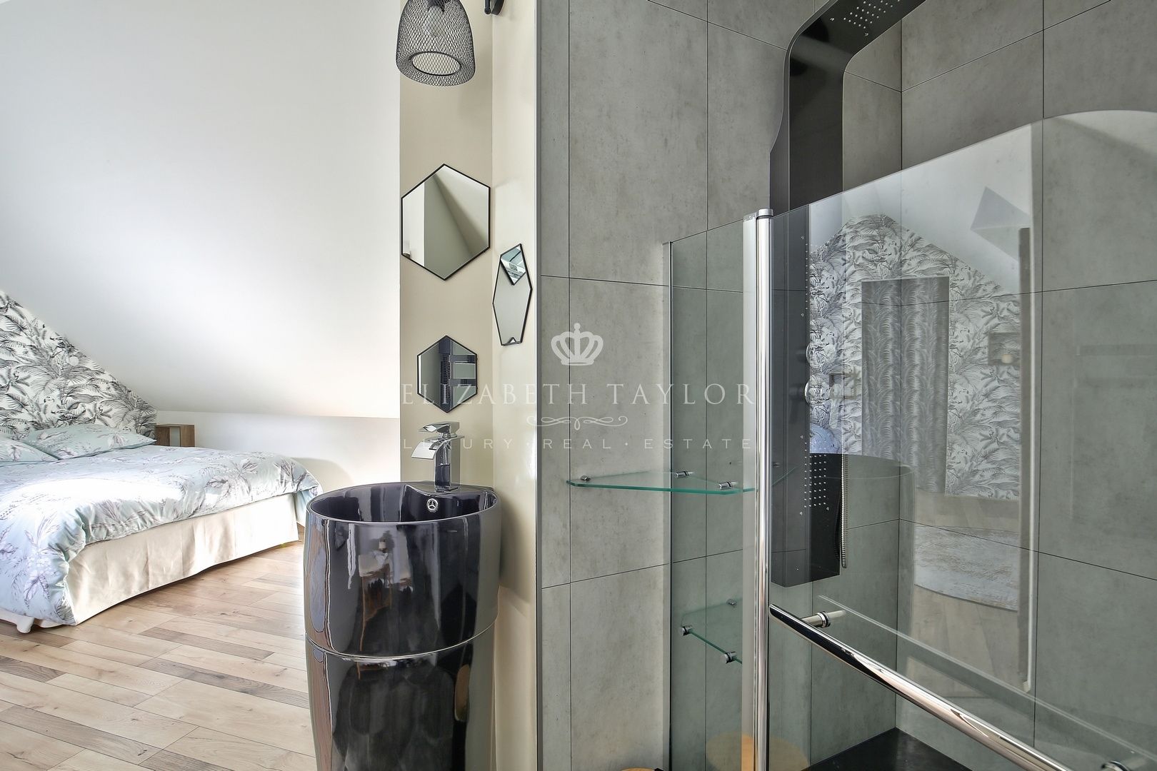 villa 10 rooms for sale on Orgeval (78630)