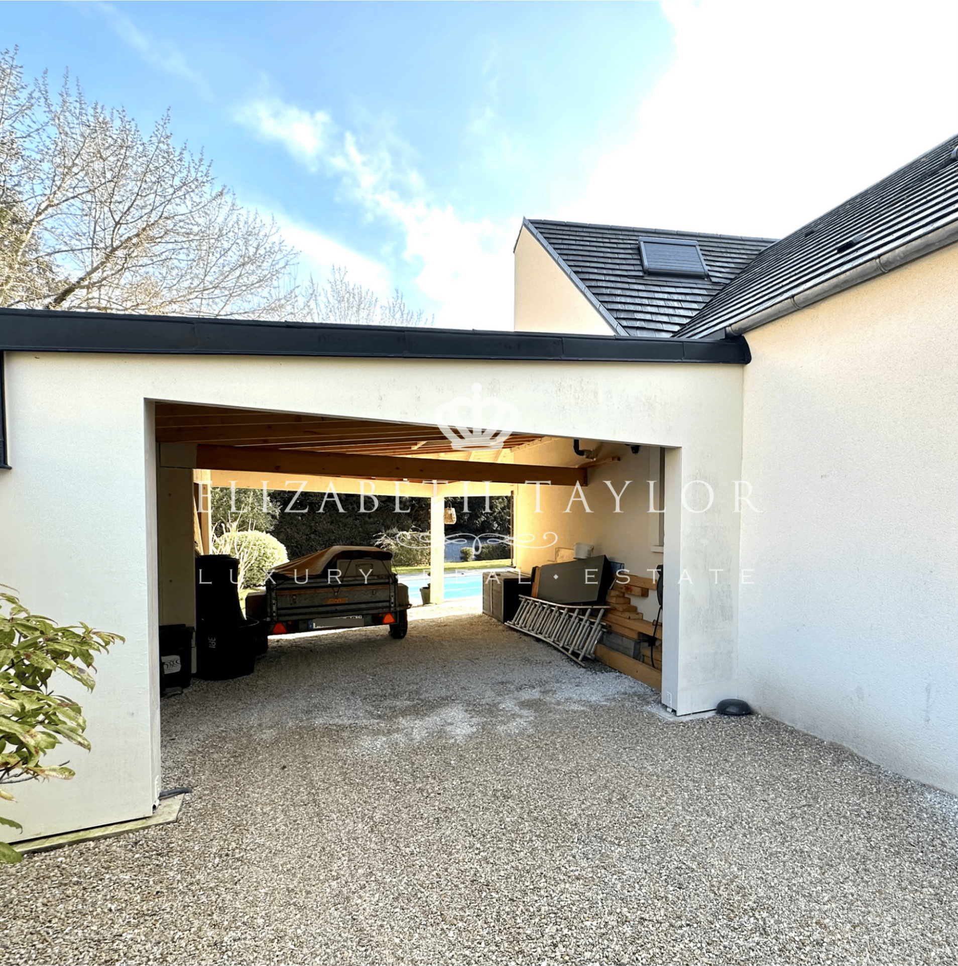 villa 10 rooms for sale on Orgeval (78630)