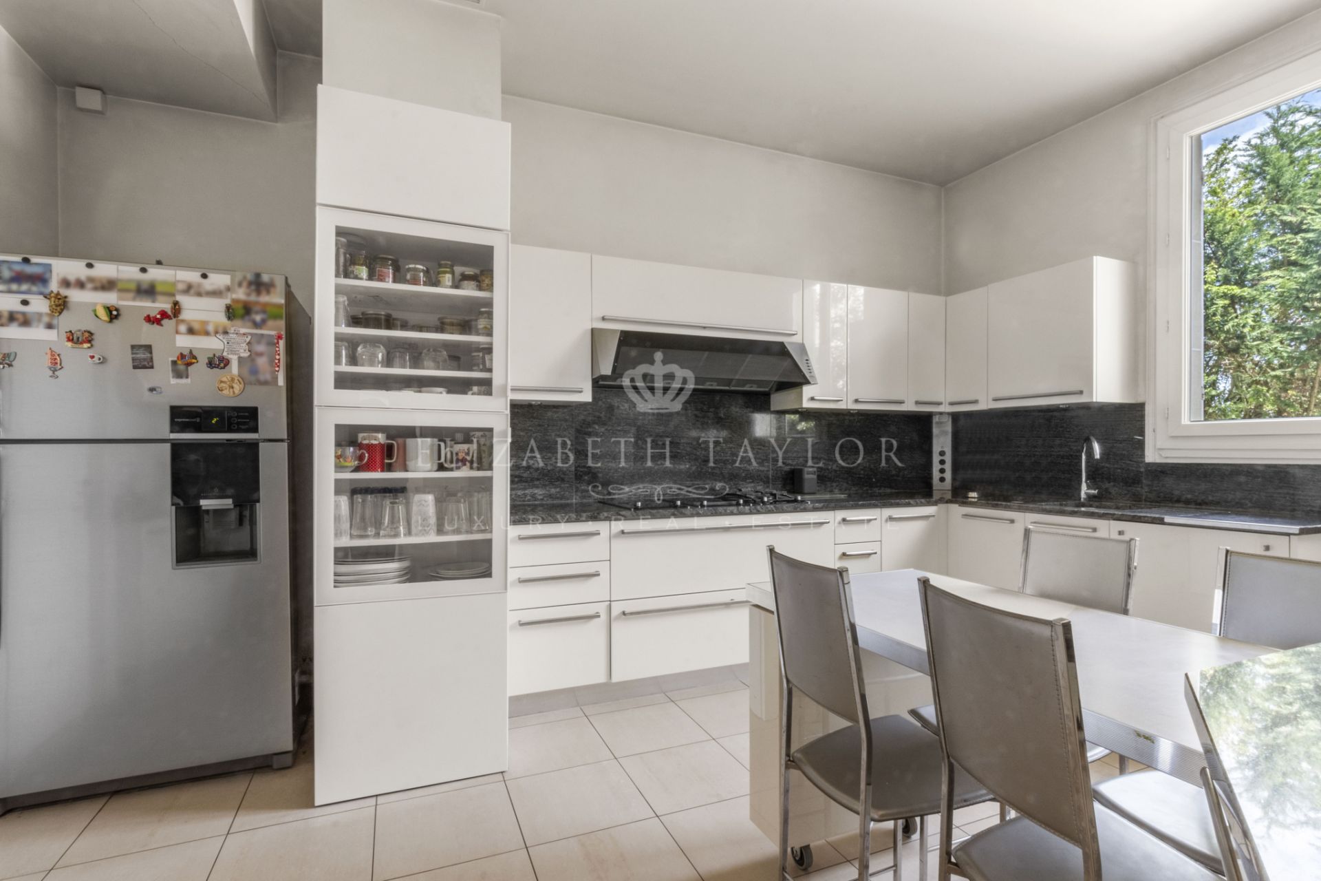 house 10 rooms for rent on Rueil-Malmaison (92500)