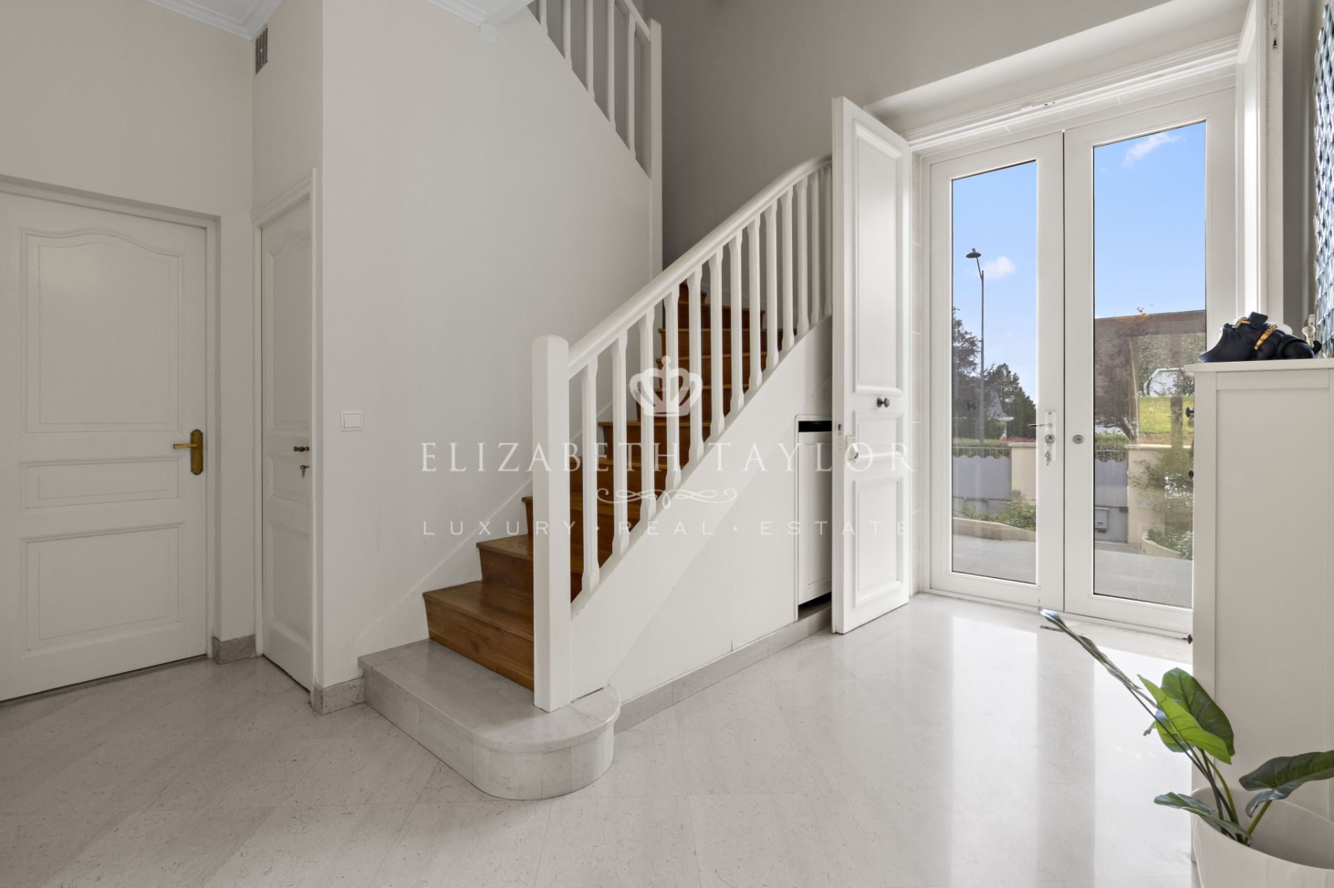 house 10 rooms for rent on Rueil-Malmaison (92500)