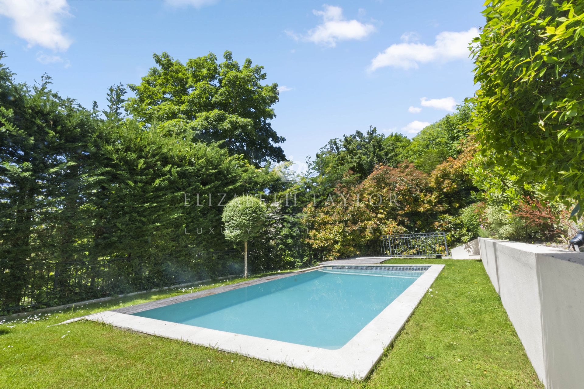 property 12 rooms for sale on Saint-Germain-en-Laye (78100)