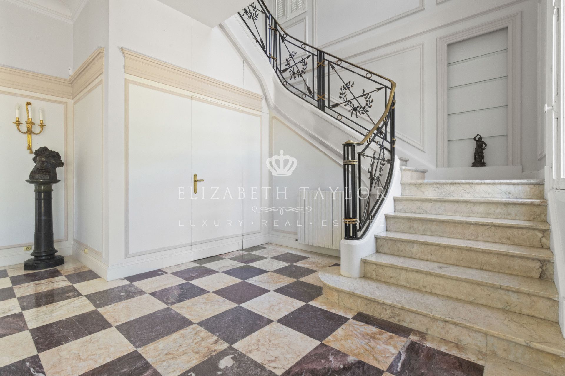 property 12 rooms for sale on Saint-Germain-en-Laye (78100)