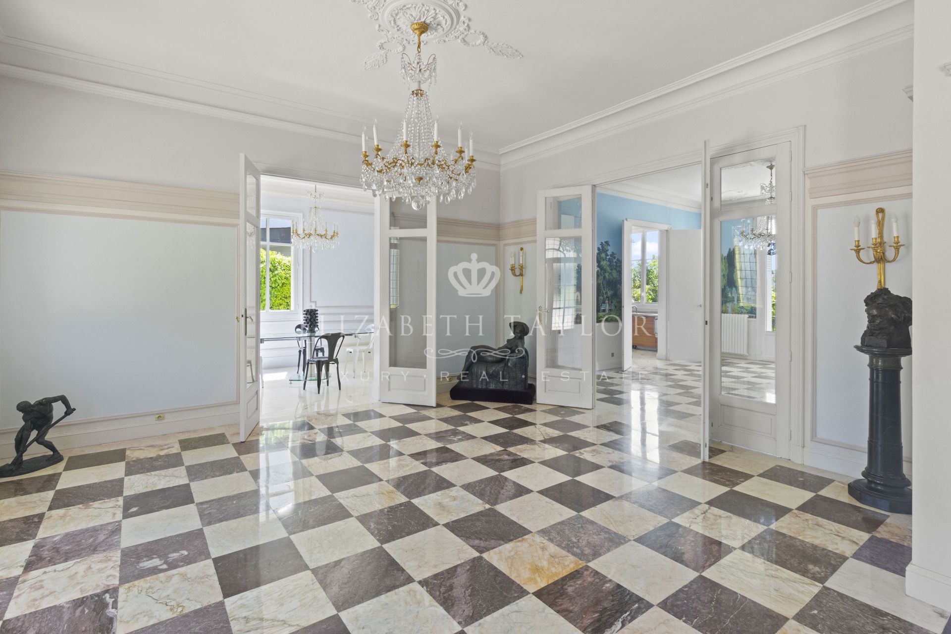 property 12 rooms for sale on Saint-Germain-en-Laye (78100)