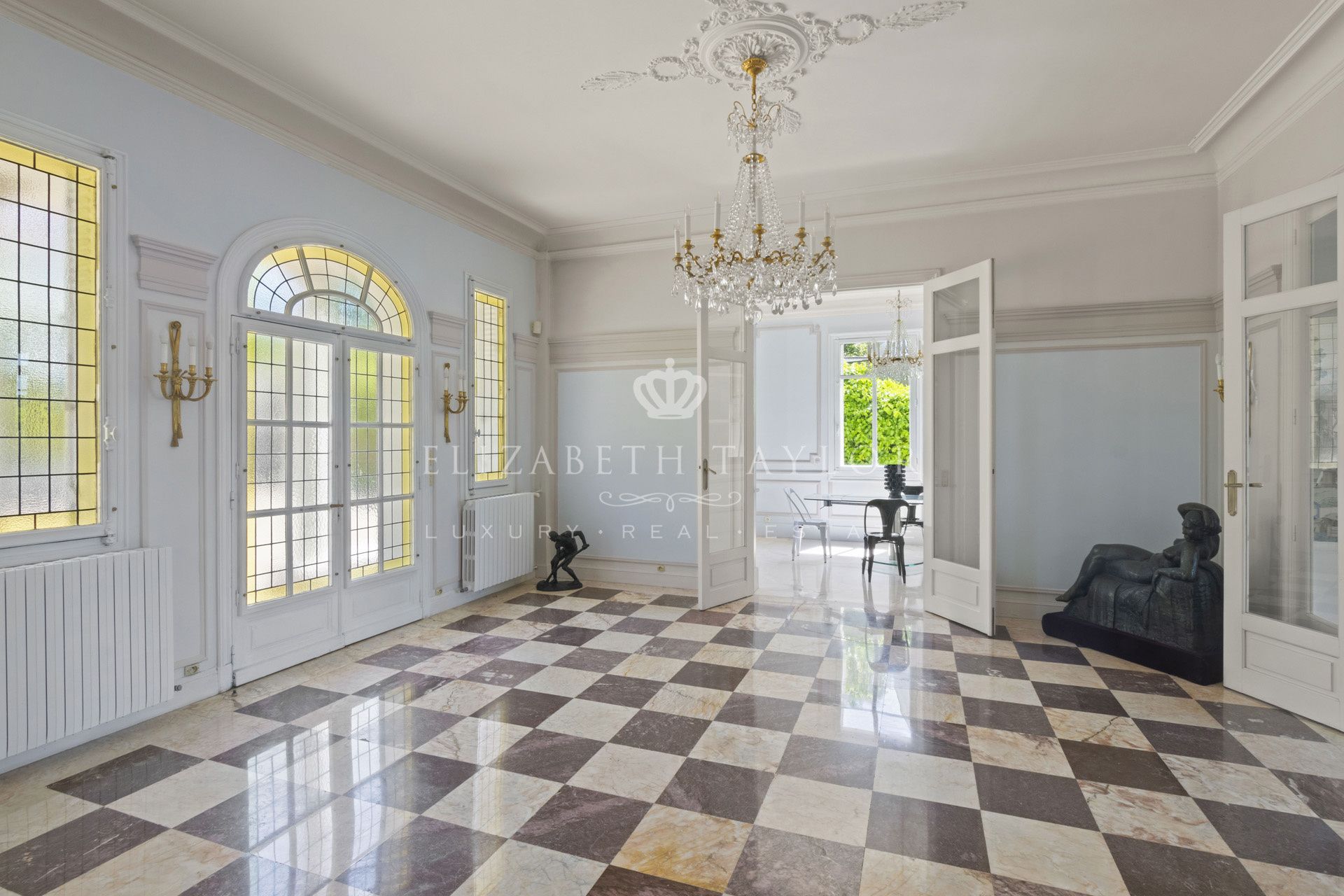property 12 rooms for sale on Saint-Germain-en-Laye (78100)