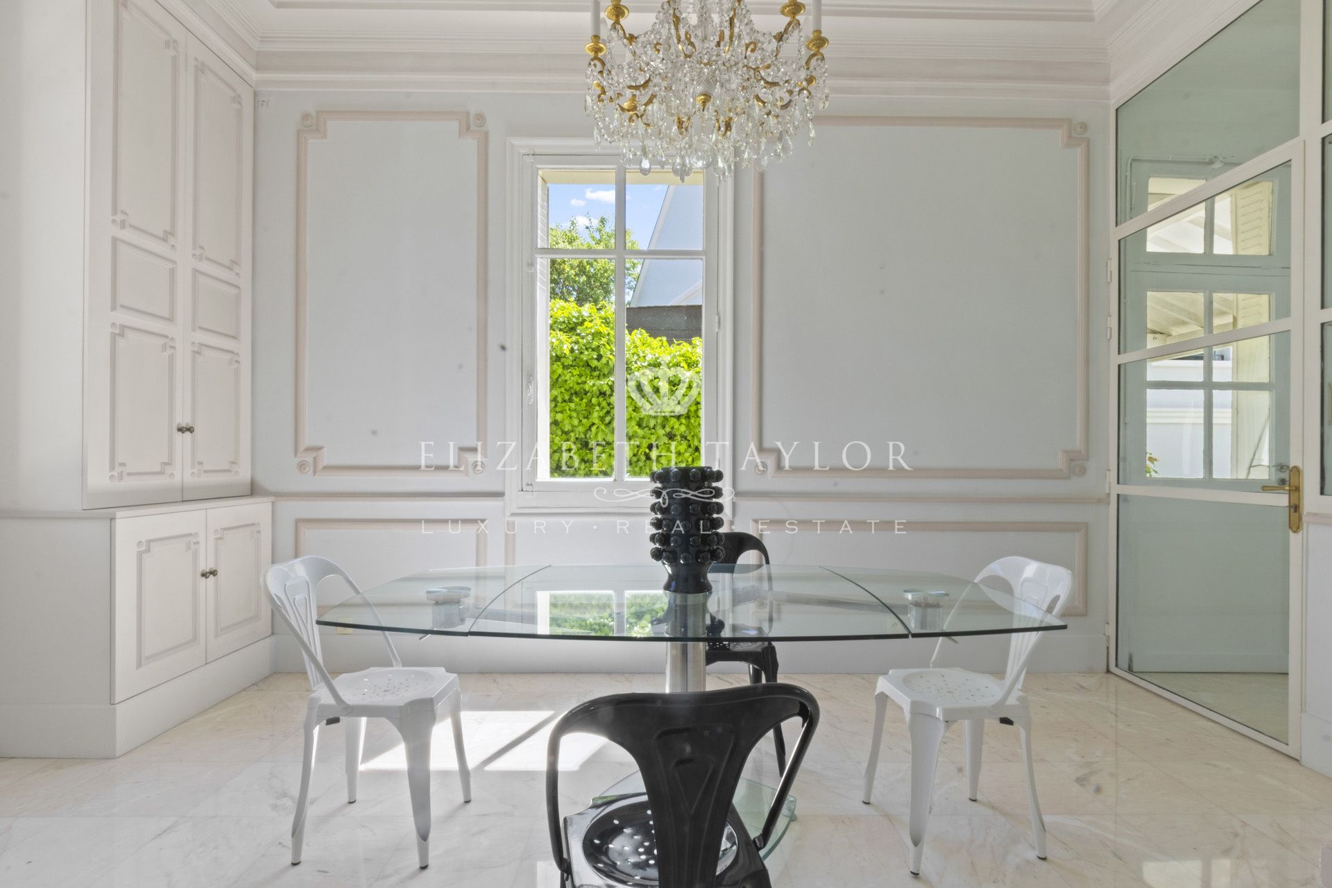 property 12 rooms for sale on Saint-Germain-en-Laye (78100)
