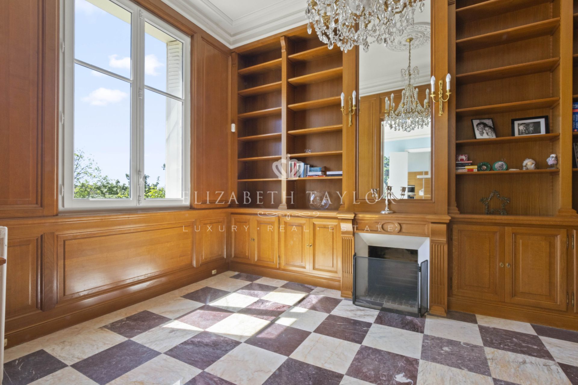 property 12 rooms for sale on Saint-Germain-en-Laye (78100)
