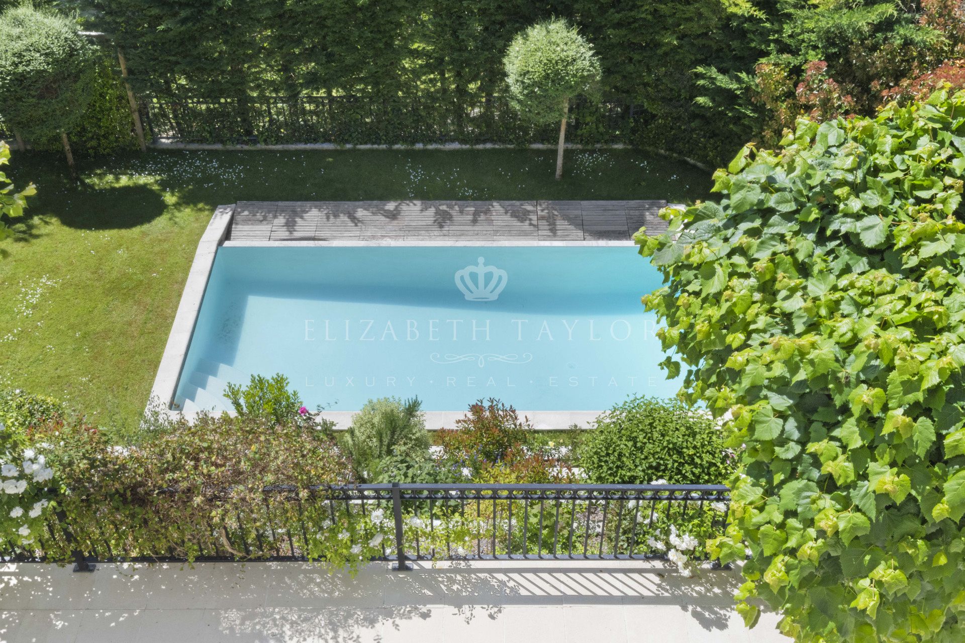property 12 rooms for sale on Saint-Germain-en-Laye (78100)