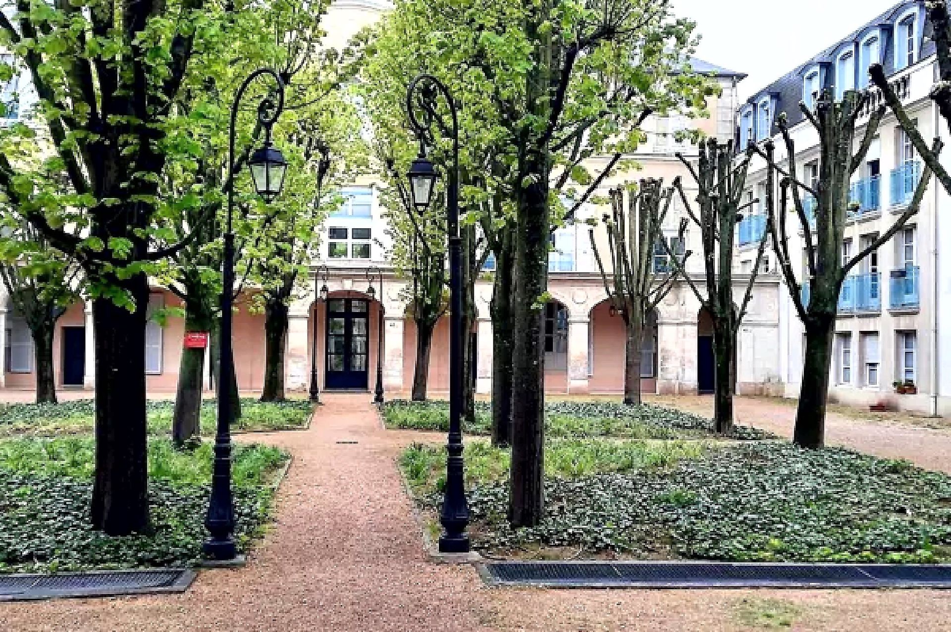 apartment 2 rooms for rent on Saint-Germain-en-Laye (78100) - See details