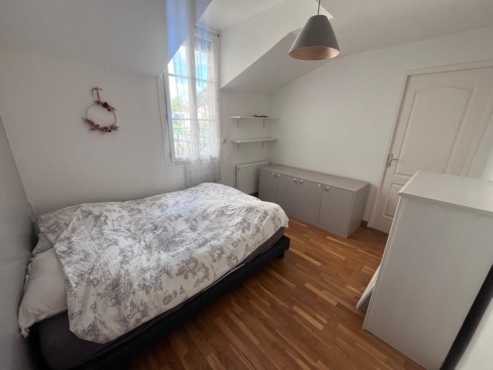 house 4 rooms for sale on Le Vésinet (78110)
