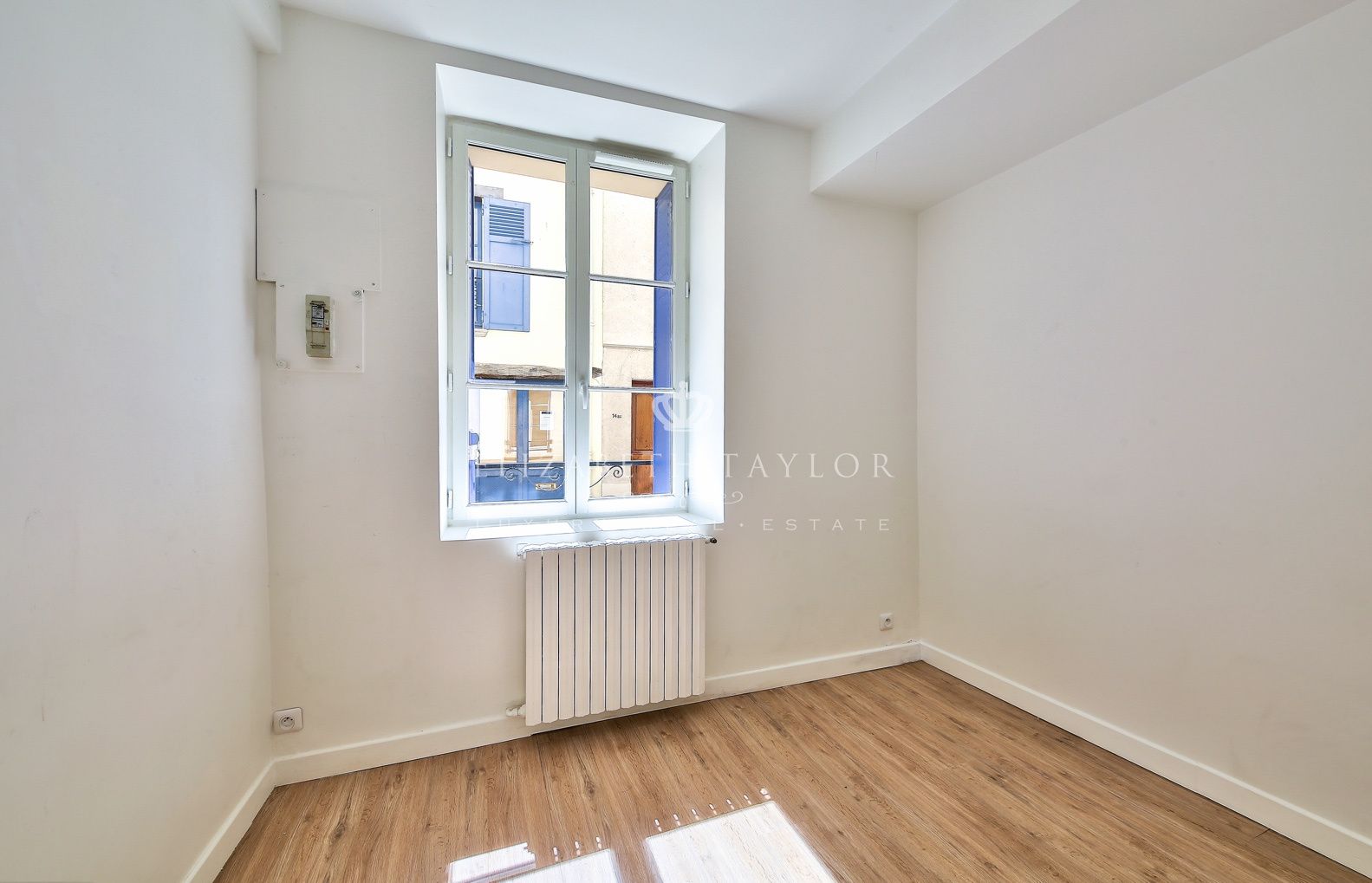 apartment 3 rooms for sale on Saint-Germain-en-Laye (78100)