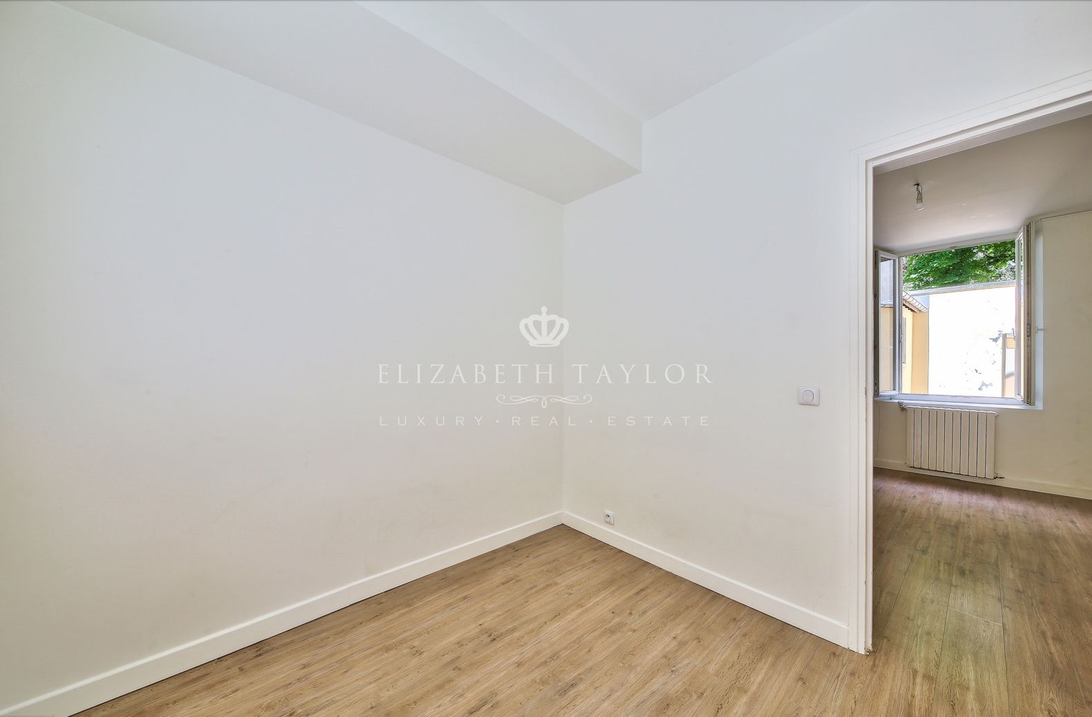 apartment 3 rooms for sale on Saint-Germain-en-Laye (78100)