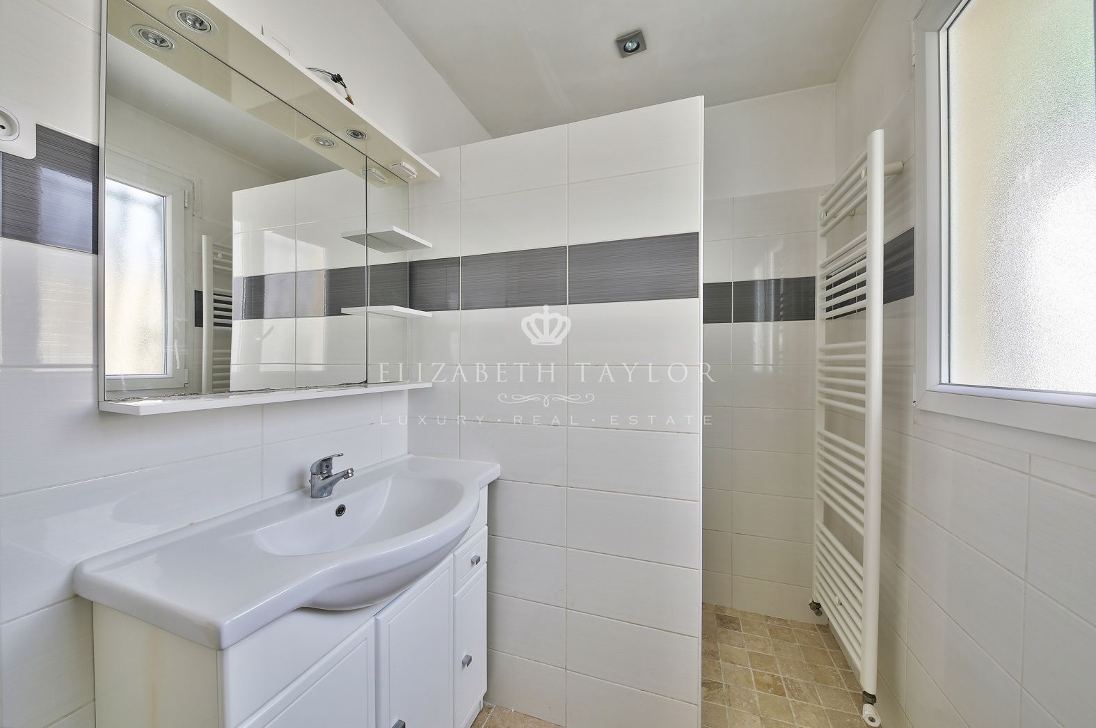 apartment 3 rooms for sale on Saint-Germain-en-Laye (78100)