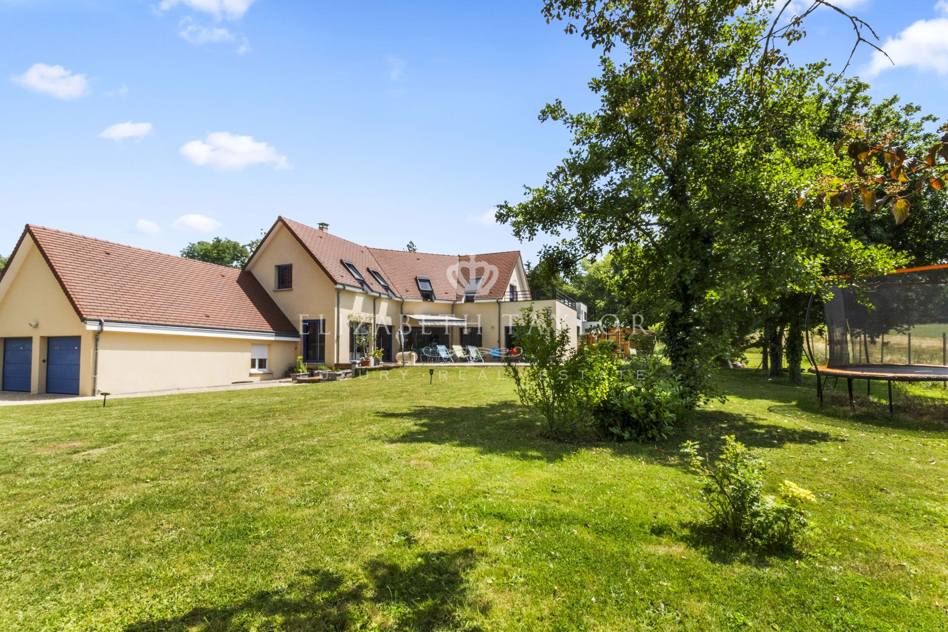 villa 8 rooms for sale on Bazemont (78580) villa 8 rooms for sale on Bazemont (78580)