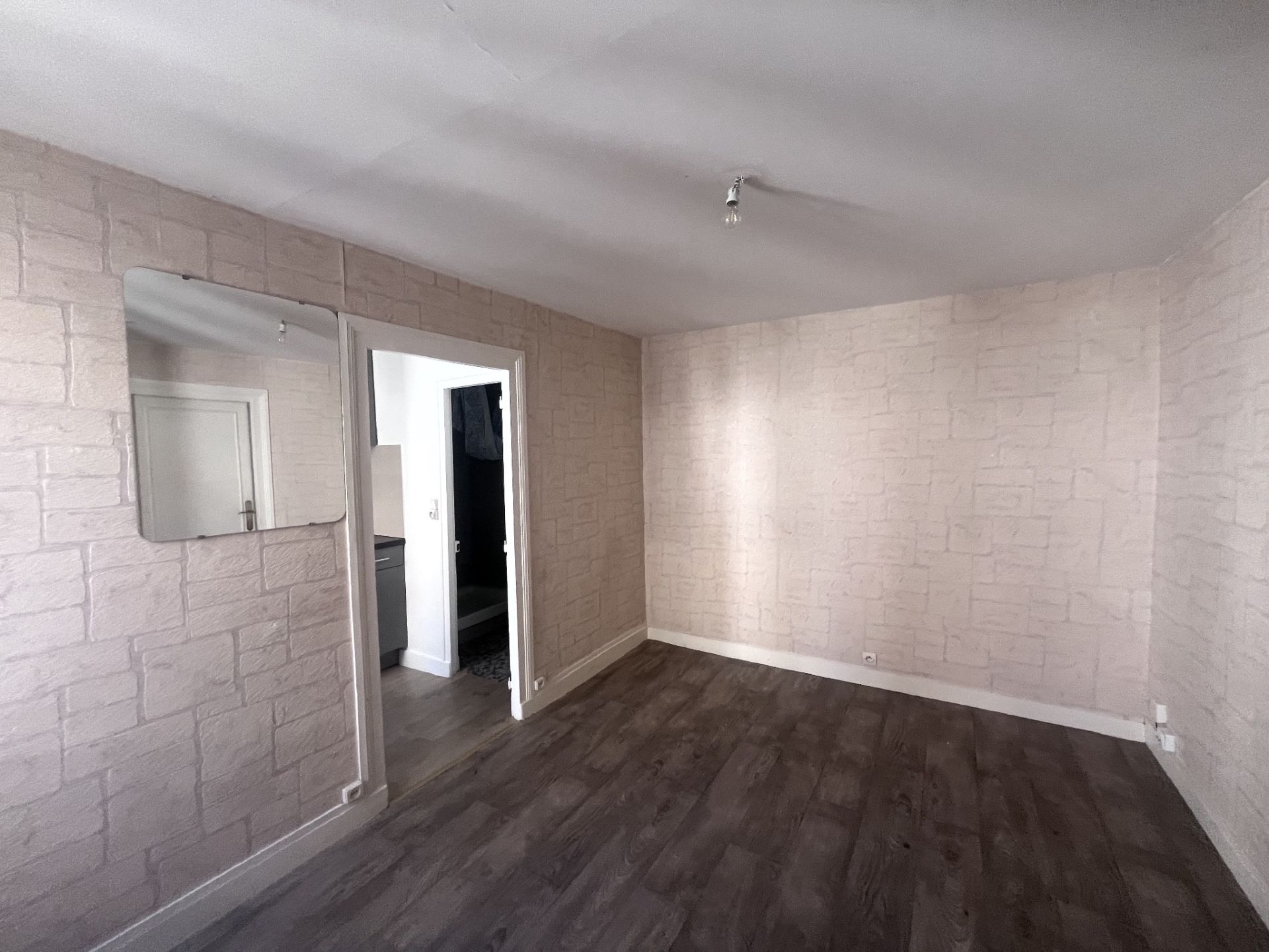apartment 2 rooms for rent