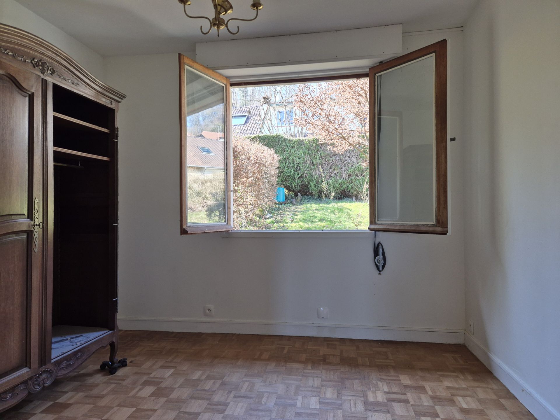 house 6 rooms for sale on Chevreuse (78460)