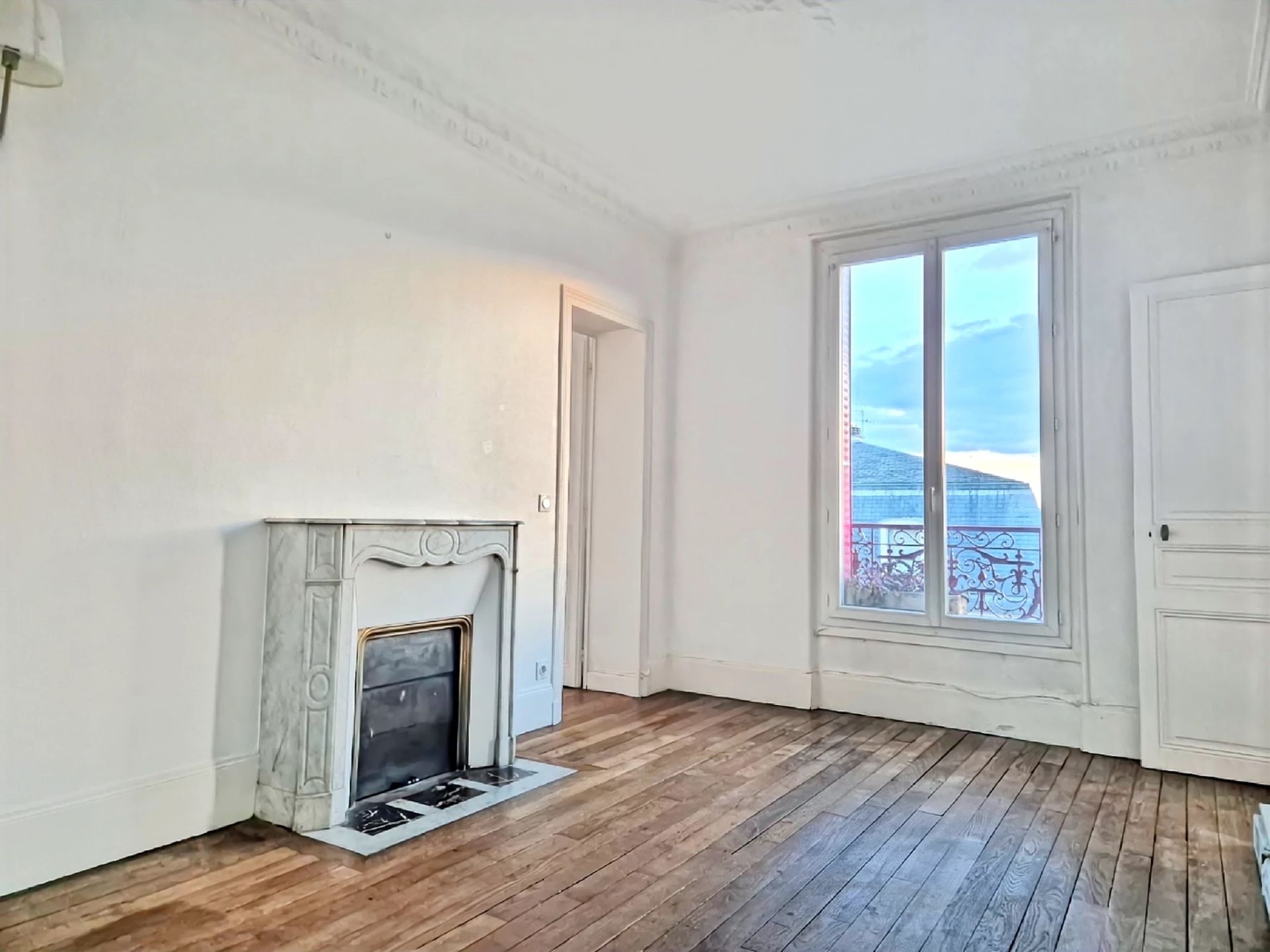 apartment 4 rooms for sale on Saint-Germain-en-Laye (78100)