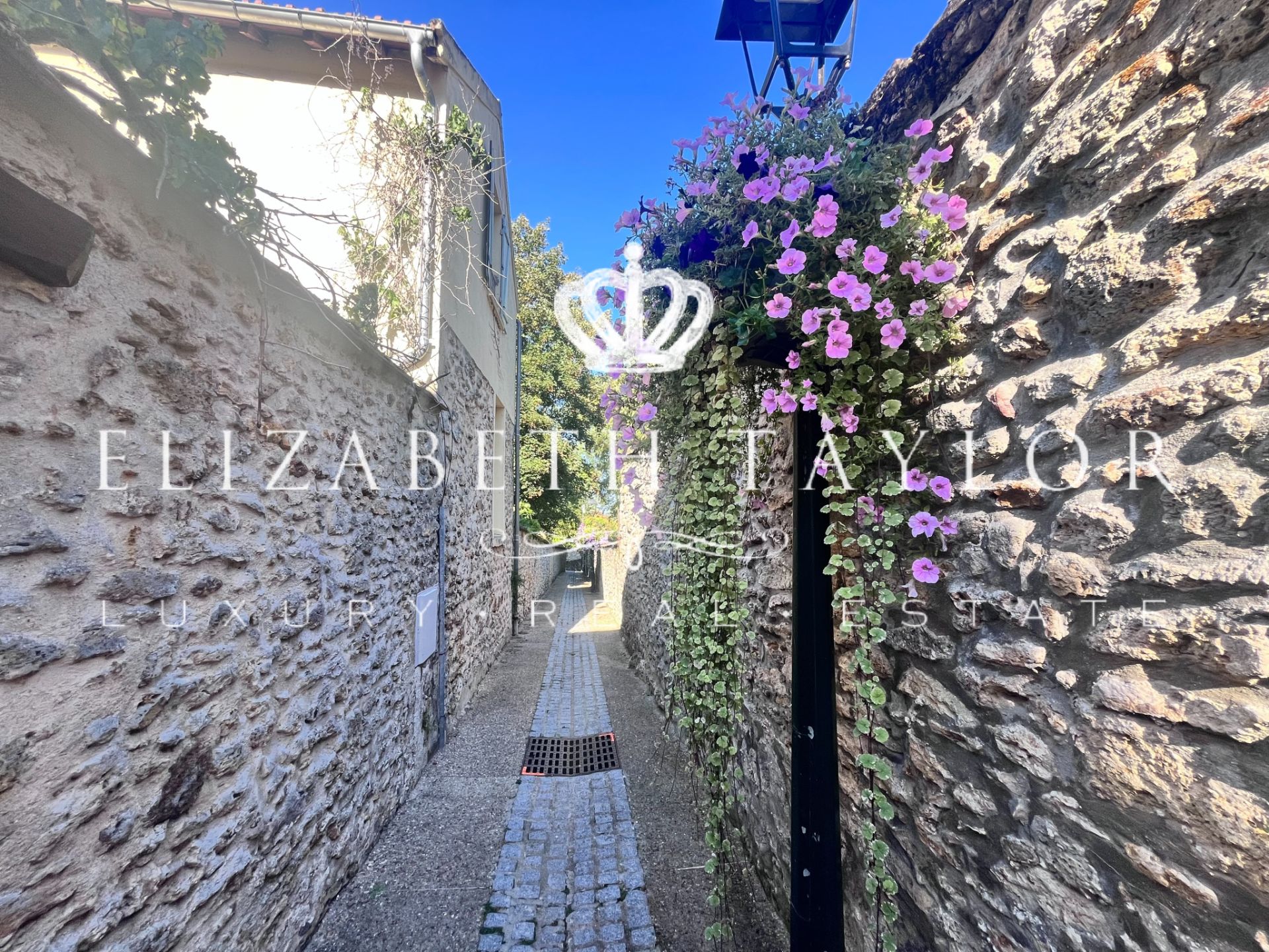 house 3 rooms for rent on Aigremont (78240)