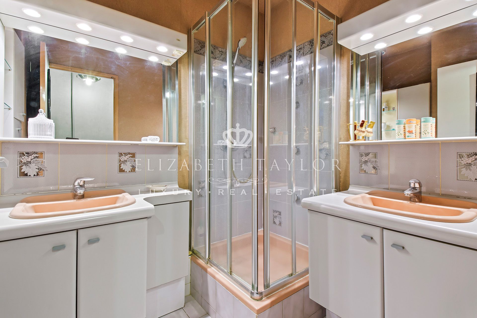 apartment 5 rooms for sale on Le Vésinet (78110)