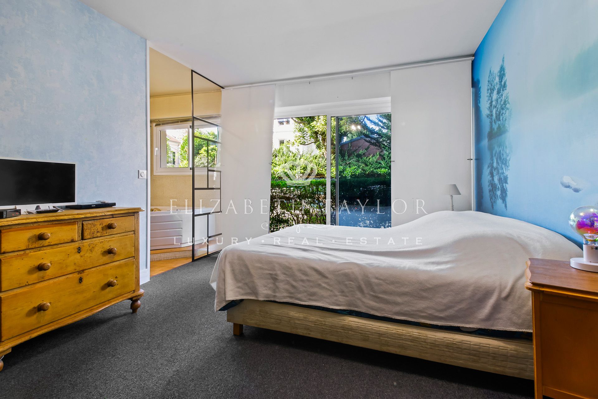 apartment 5 rooms for sale on Le Vésinet (78110)
