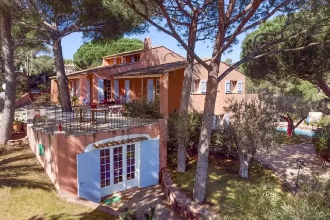 property 10 rooms for sale on Sainte-Maxime (83120)