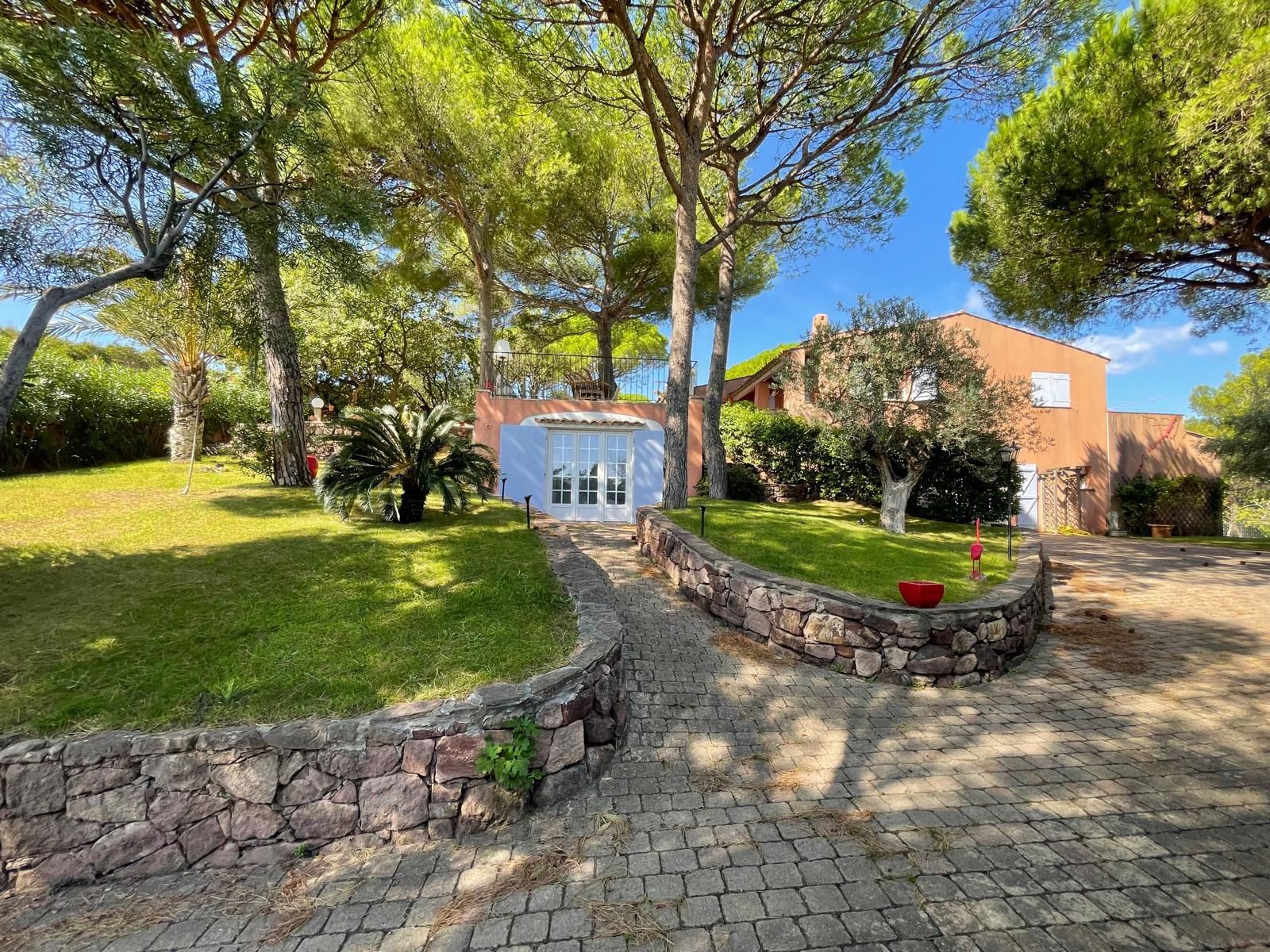 property 10 rooms for sale on Sainte-Maxime (83120)