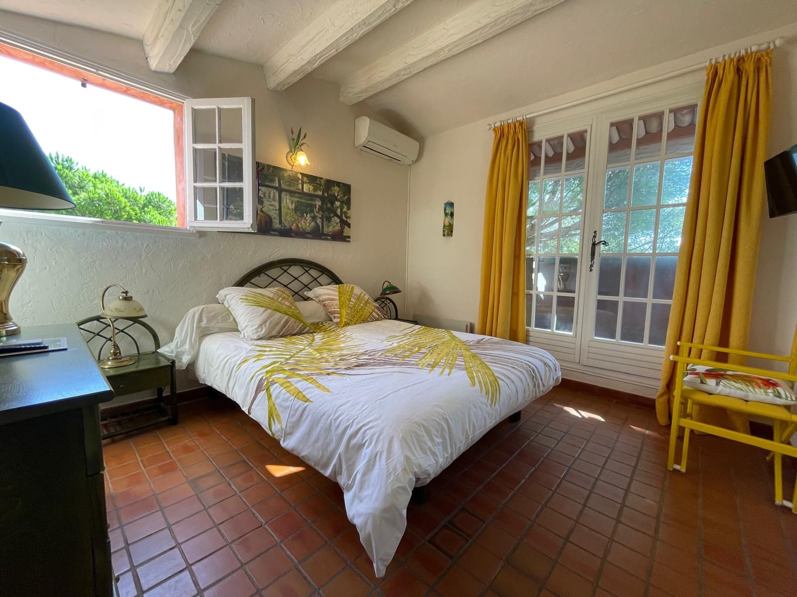 property 10 rooms for sale on Sainte-Maxime (83120)