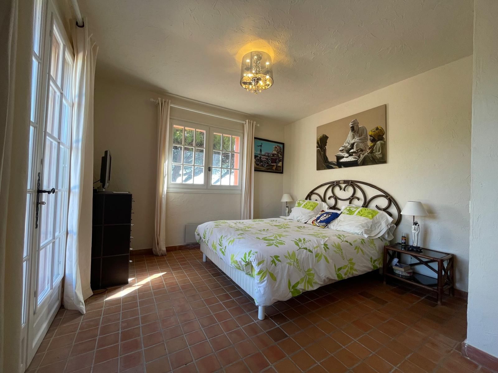 property 10 rooms for sale on Sainte-Maxime (83120)