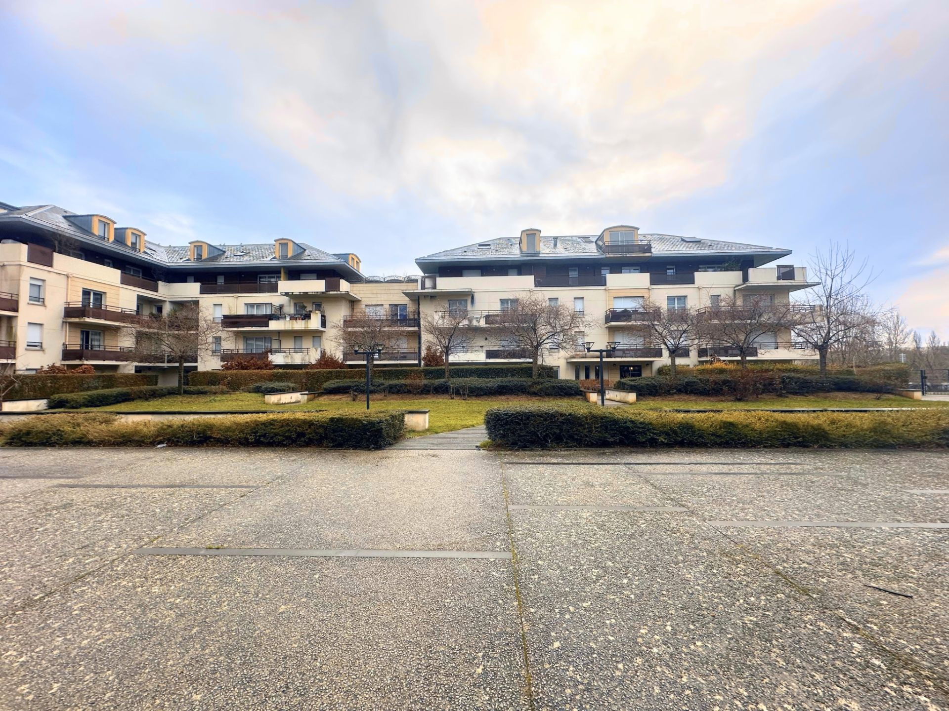 apartment 3 rooms for sale on Carrières-sous-Poissy (78955)