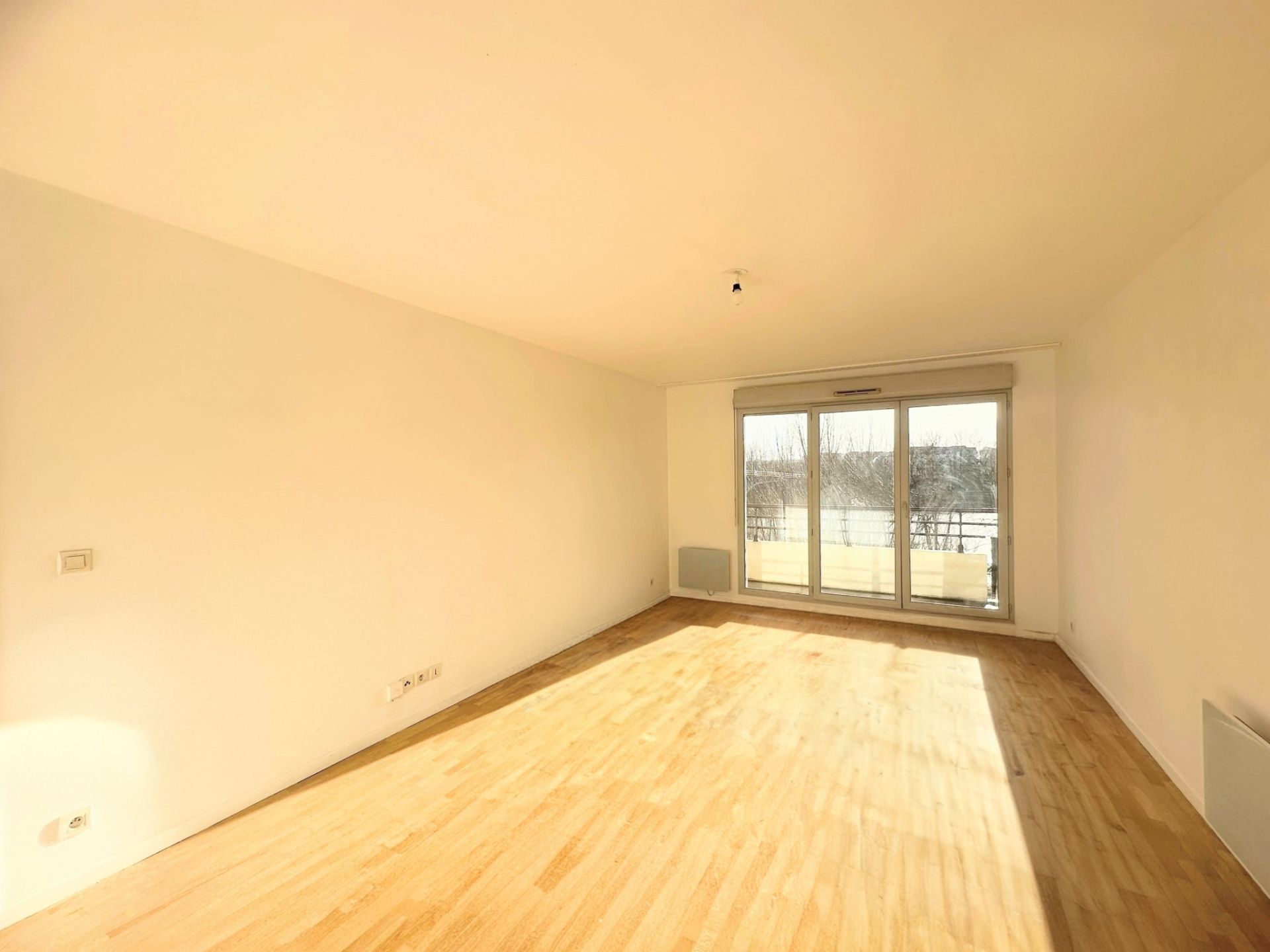 apartment 3 rooms for sale on Carrières-sous-Poissy (78955)