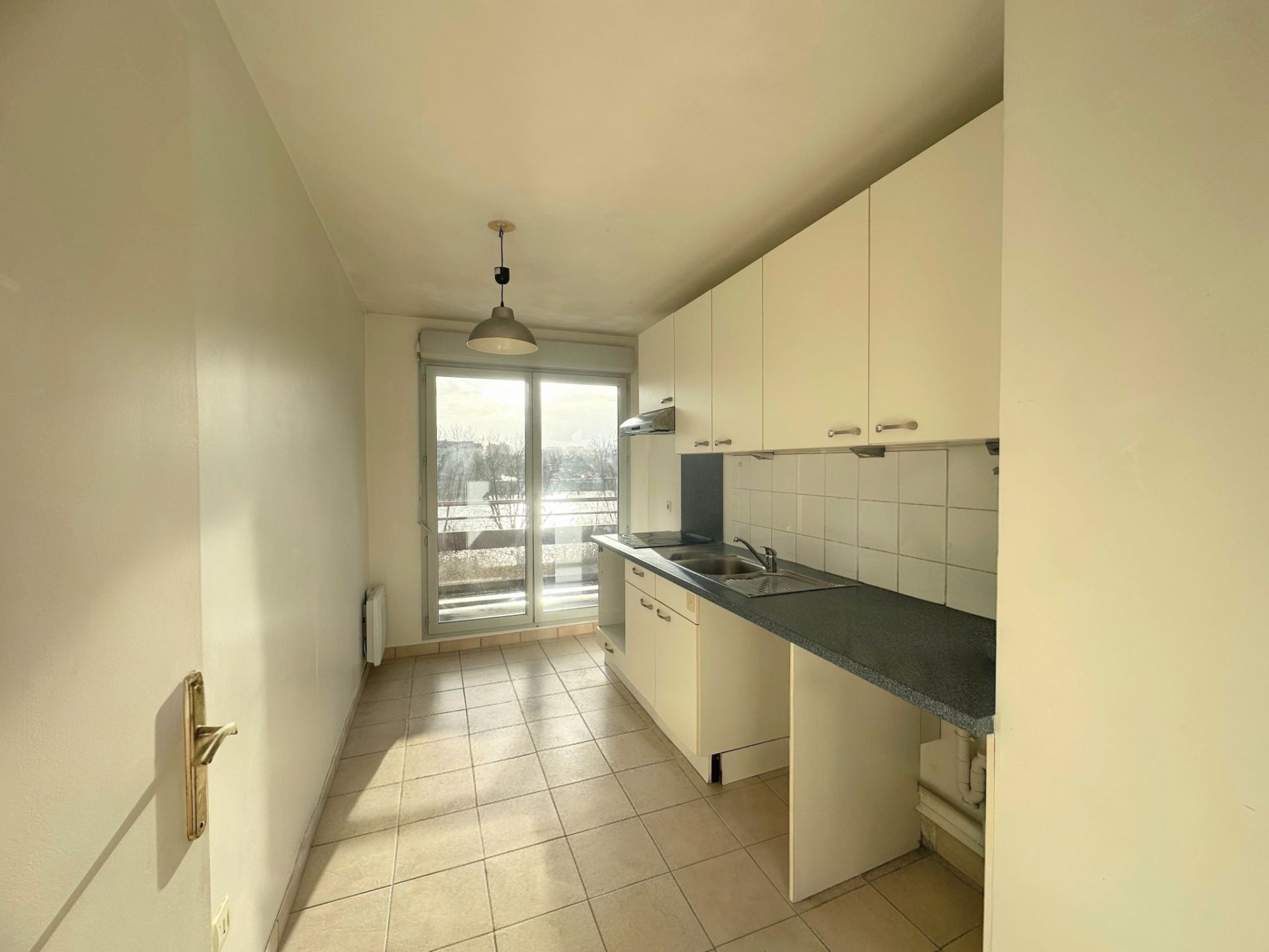 apartment 3 rooms for sale on Carrières-sous-Poissy (78955)