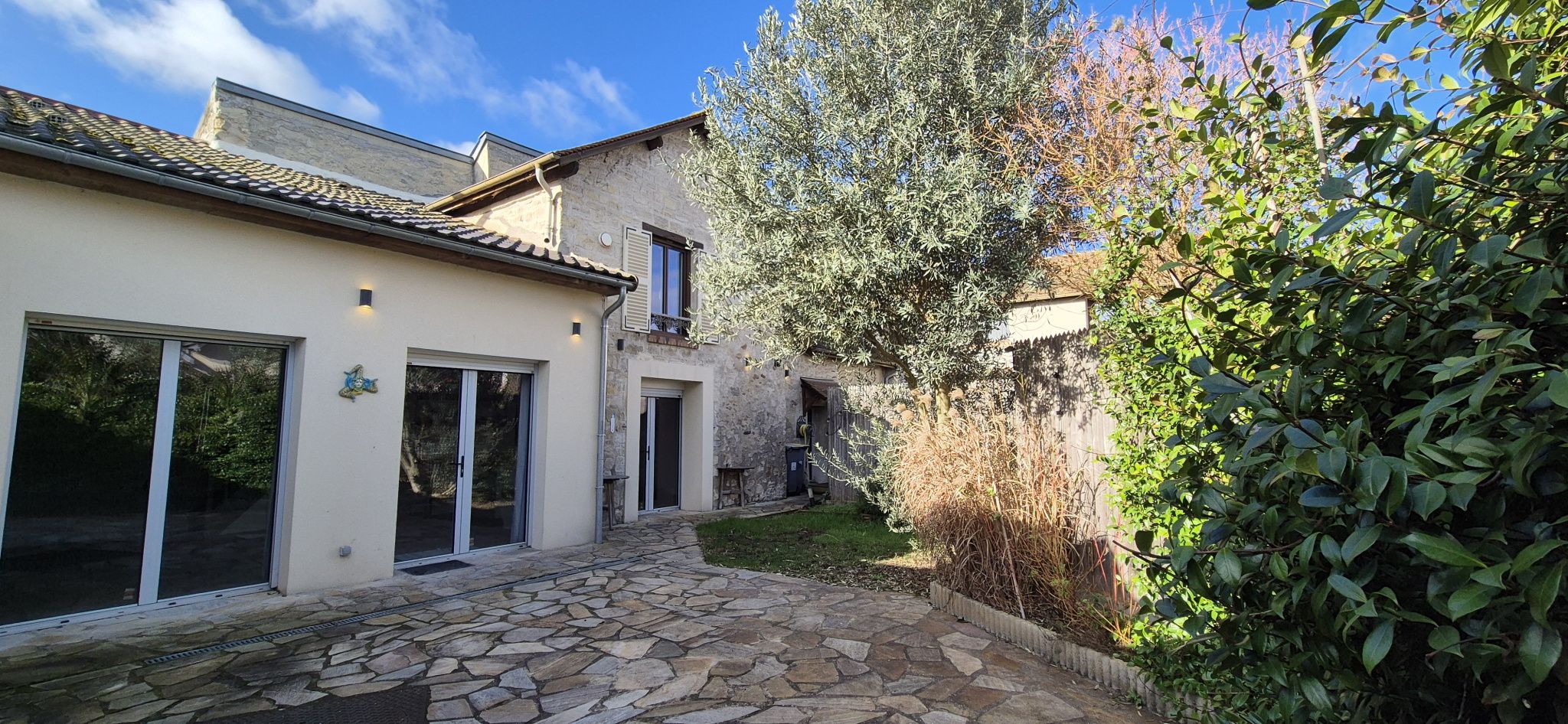 house 4 rooms for sale on Croissy-sur-Seine (78290)