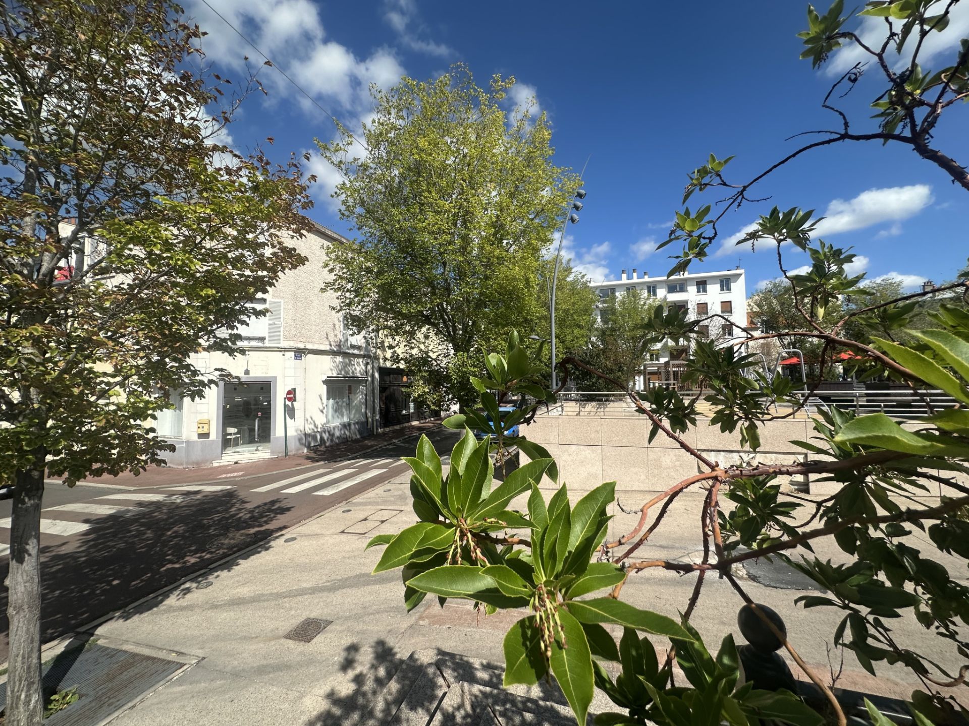apartment 1 room for sale on Le Vésinet (78110)