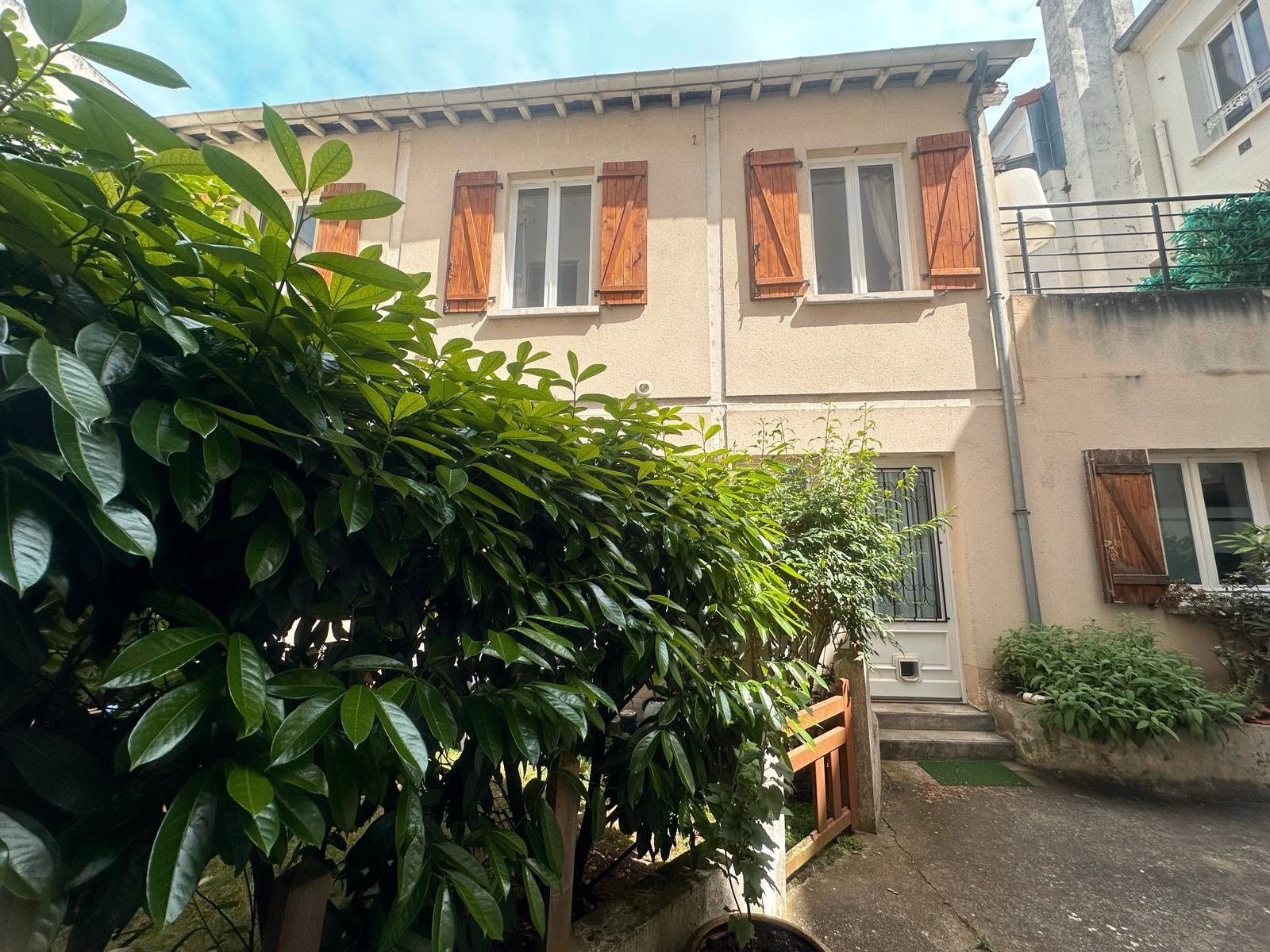 apartment 1 room for sale on Le Vésinet (78110)
