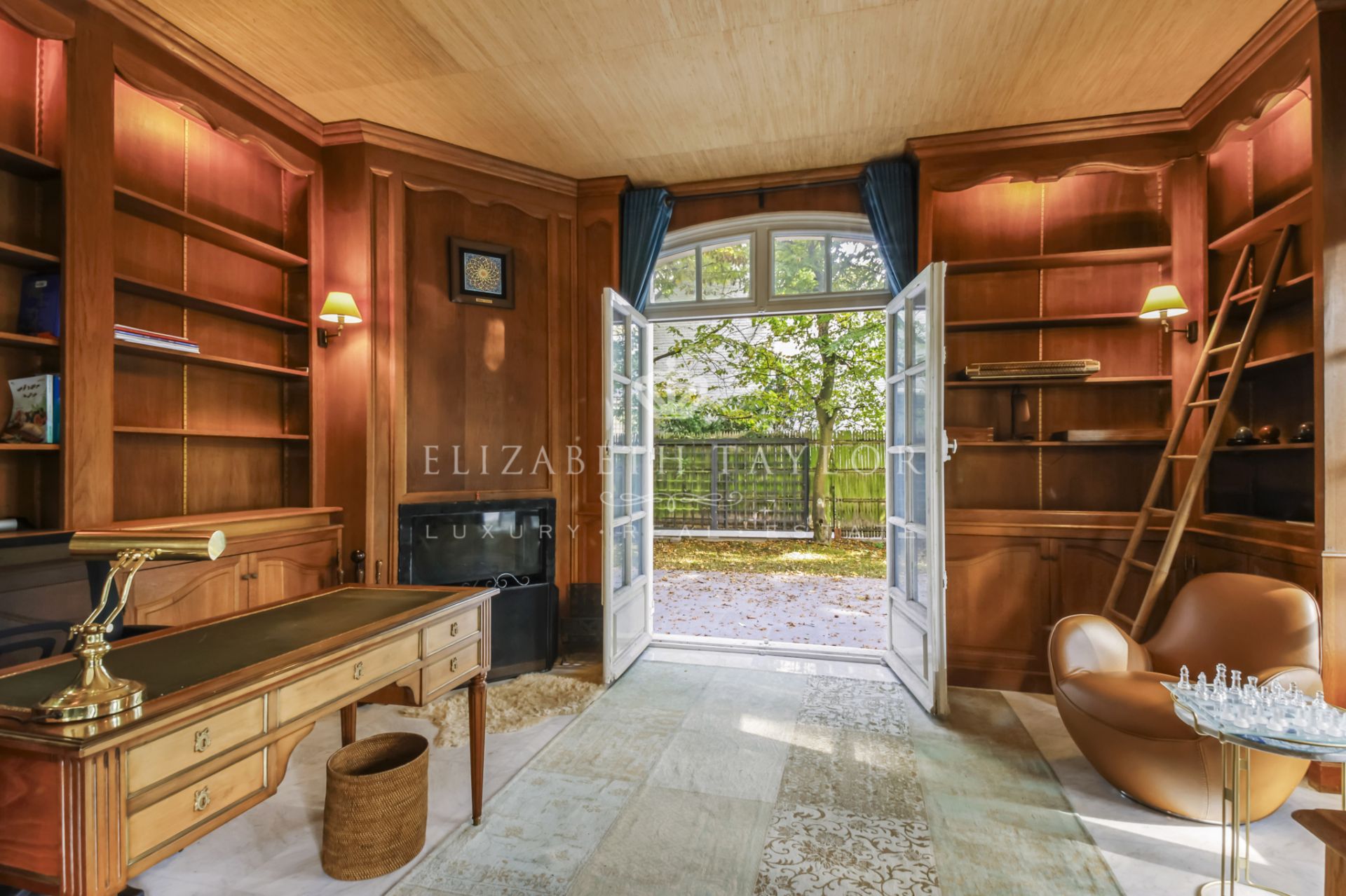 villa 14 rooms for sale on Le Vésinet (78110)