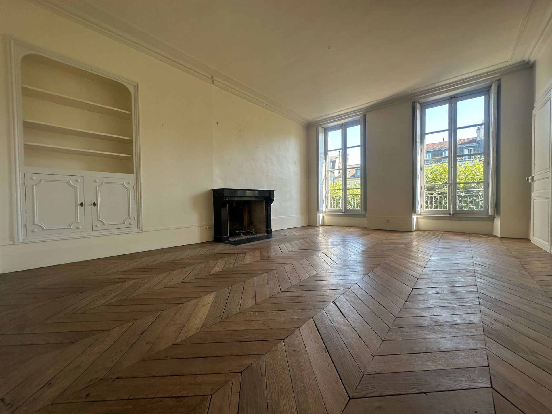 appartement 6 pièces en location sur Versailles (78000)