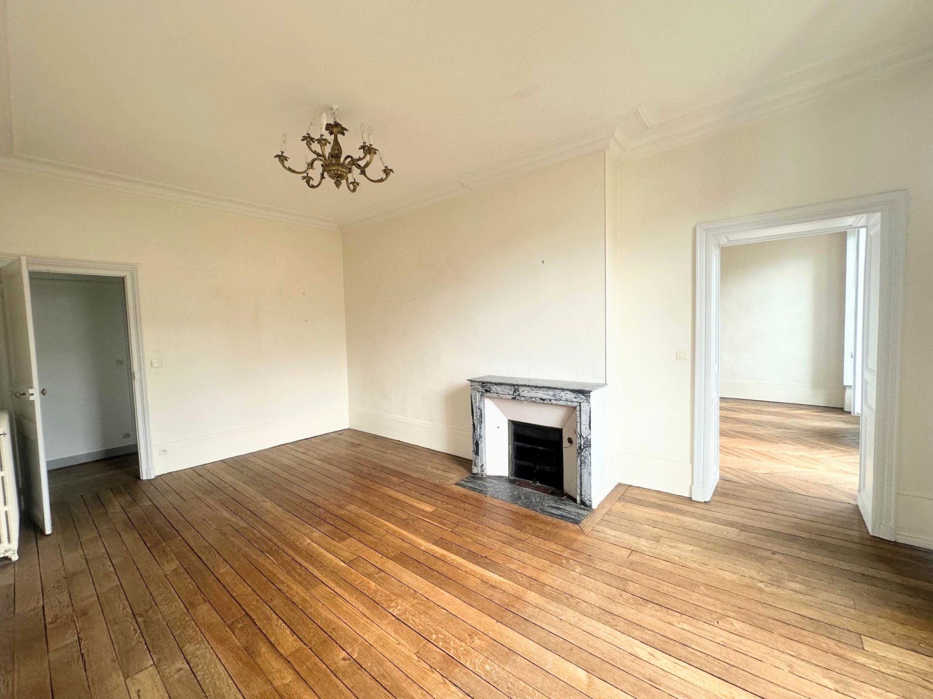 appartement 6 pièces en location sur Versailles (78000)