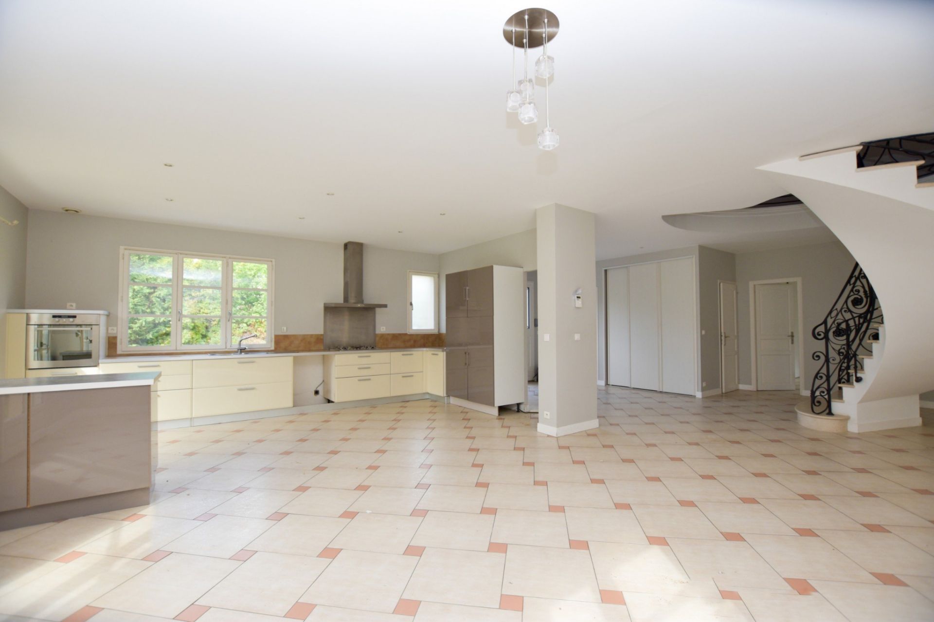 propriété 9 pièces en location sur Orgeval (78630)