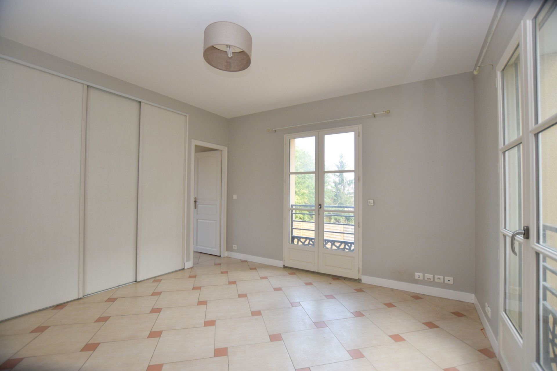 propriété 9 pièces en location sur Orgeval (78630)