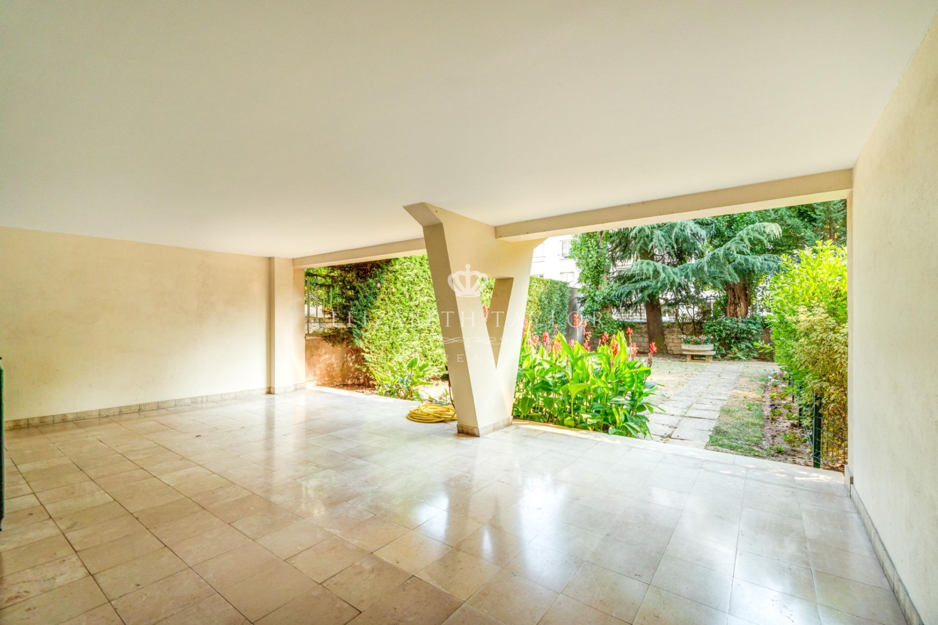 apartment 4 rooms for sale on Le Vésinet (78110)