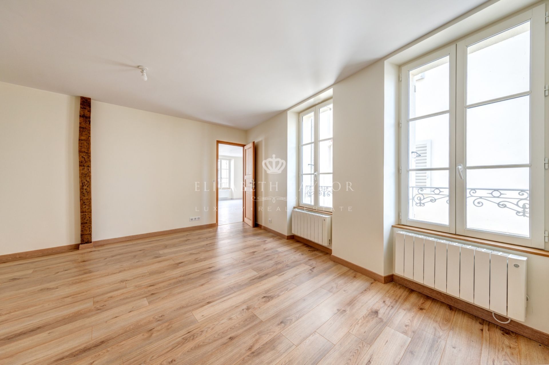 apartment 5 rooms for sale on ST GERMAIN EN LAYE (78100)