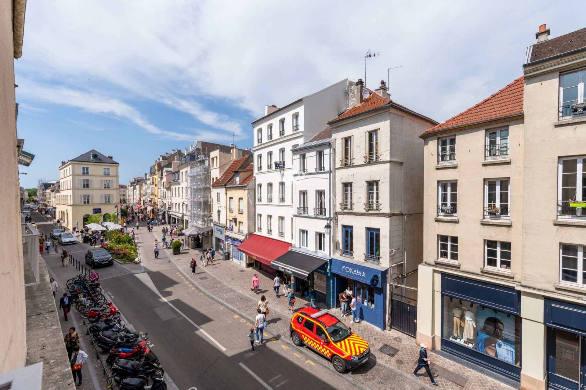 apartment 5 rooms for sale on ST GERMAIN EN LAYE (78100)