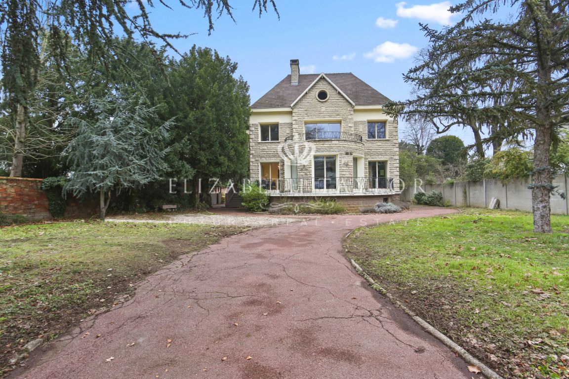 house 11 rooms for sale on Le Vésinet (78110) - See details